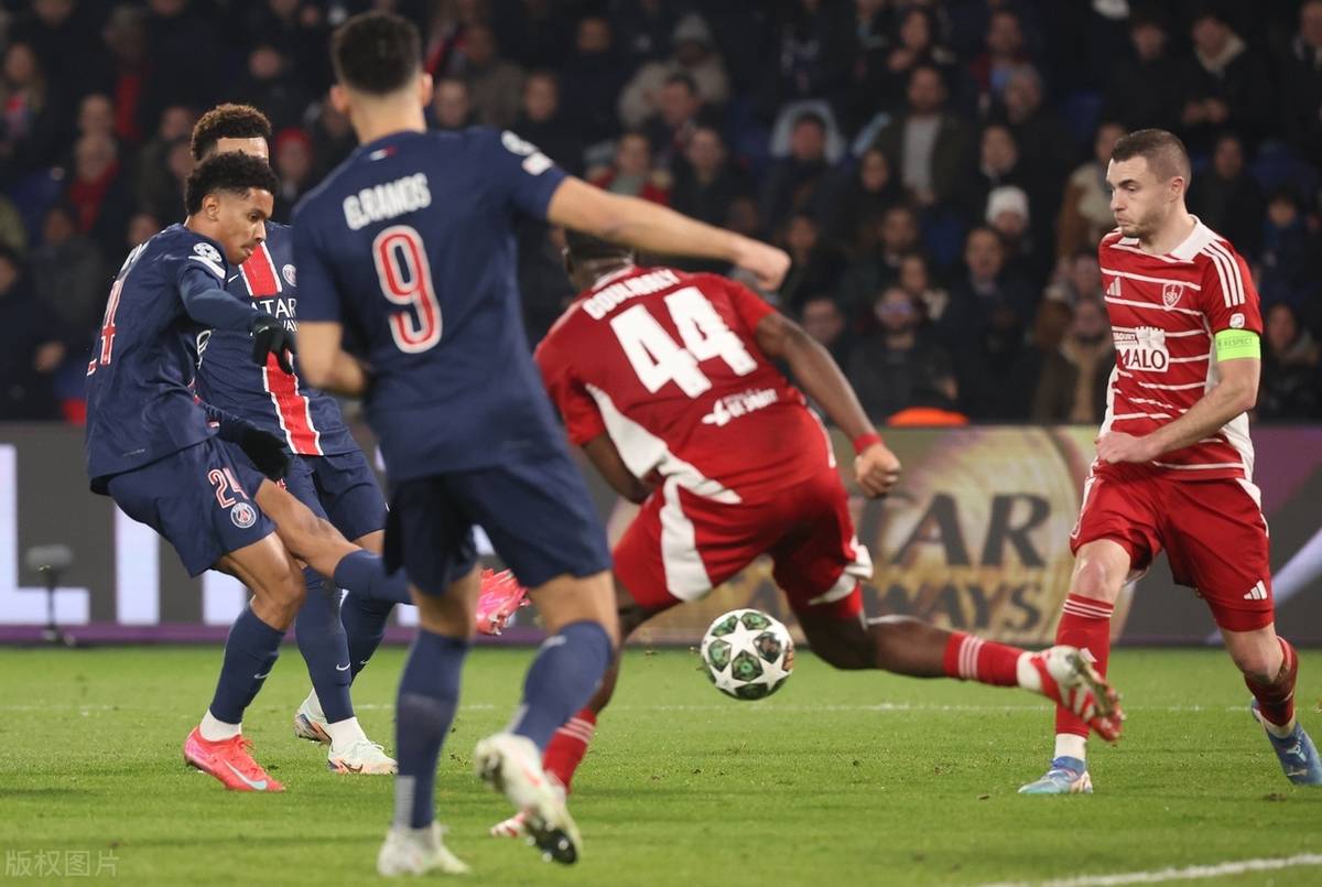 赛前巴黎圣日耳曼扳平良机——英超节点到来；态度坚定；更衣室氛围转暖的简单介绍