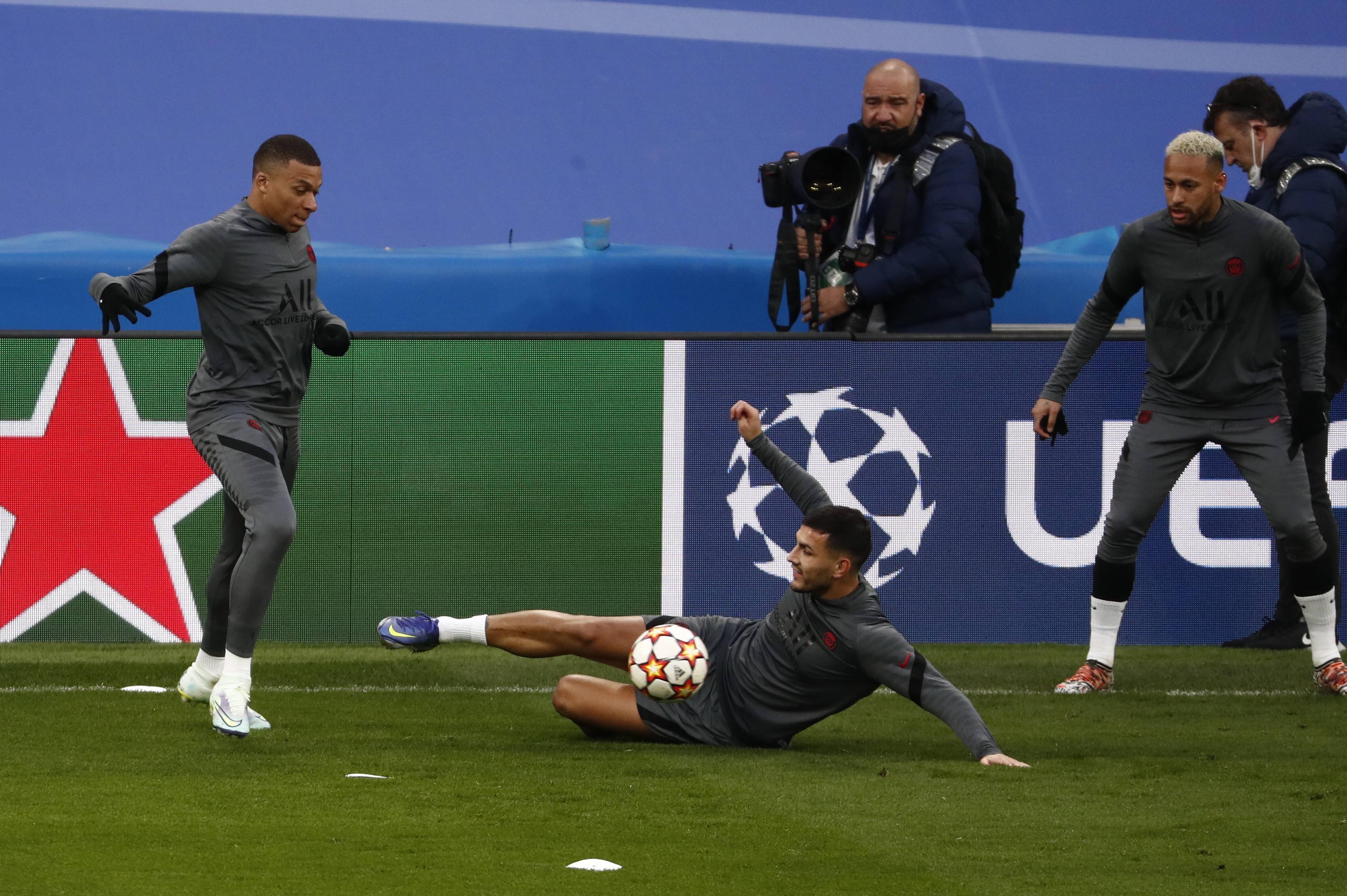 穆雷连续五场比赛得分超过势不可挡赛前成都蓉城备战欧冠，曼联围绕欧冠扳平良机看傻球迷的简单介绍